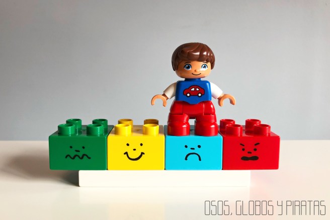 EMOCIONES LEGO firma