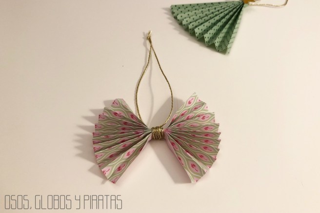 ADORNO LAZO con firma